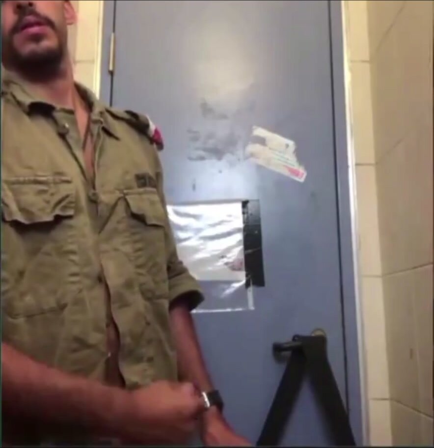 Israeli horny soldier - ThisVid.com
