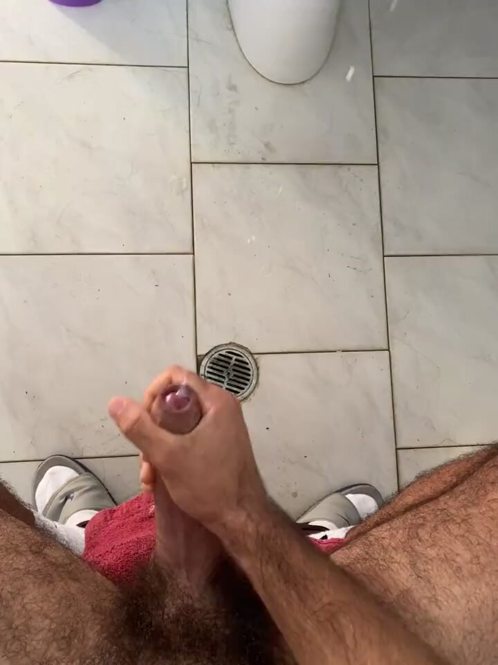 greek guy jerks off and cums - video 3