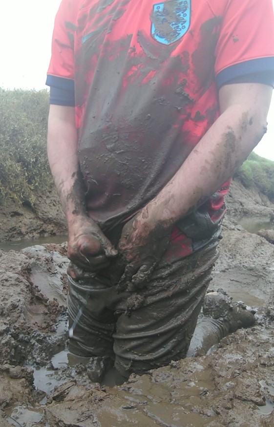 Muddy Mess - video 2