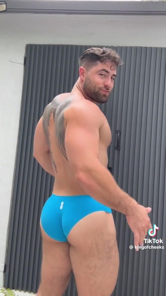 Thick ass hunk