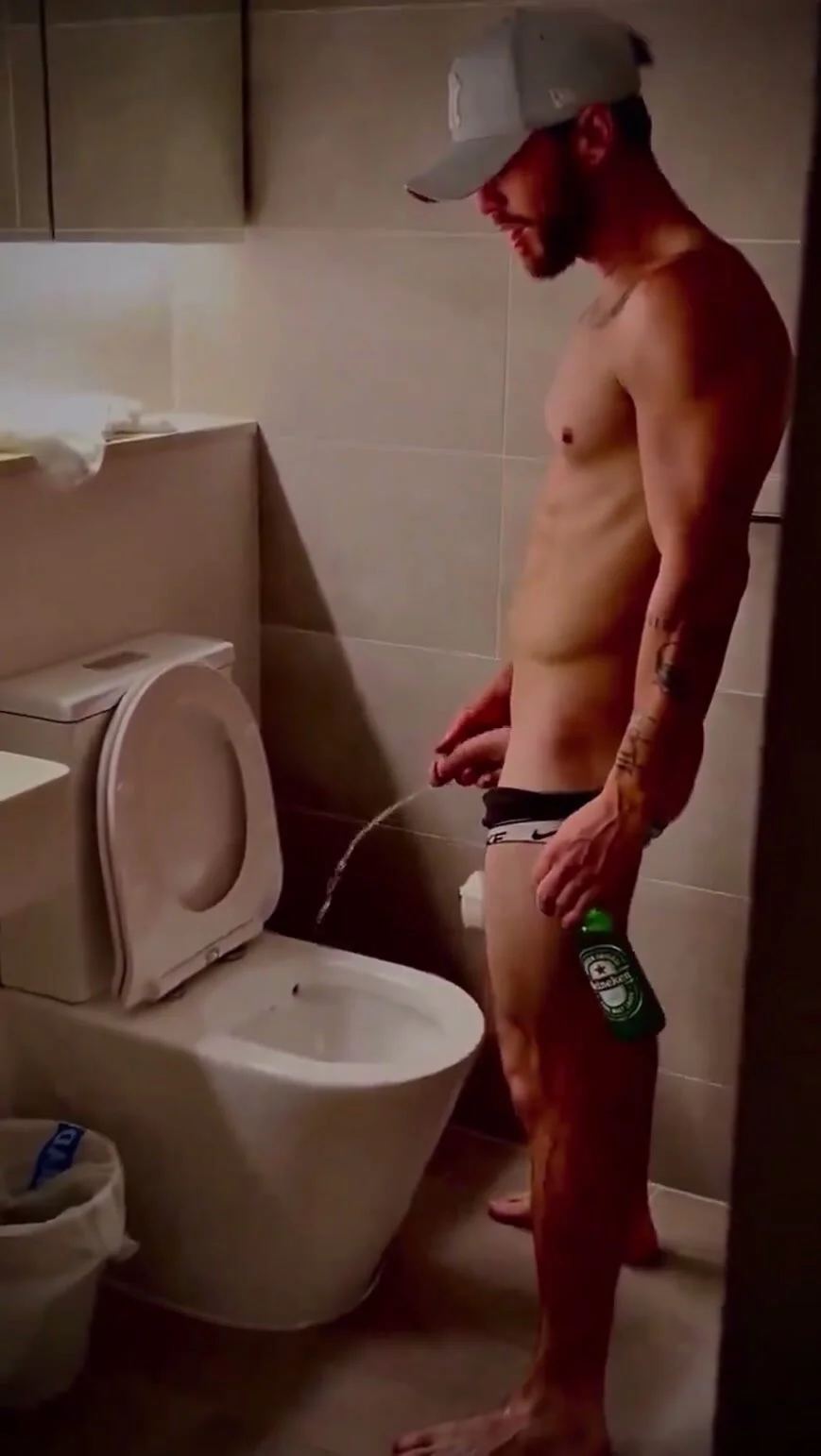 Drunk bro pissing naked in front friend - ThisVid.com