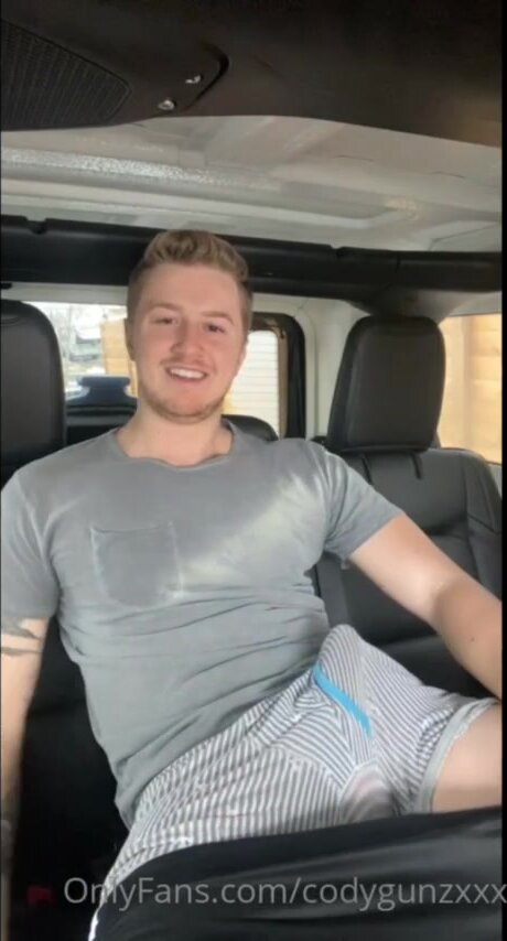 fag sucking in the car