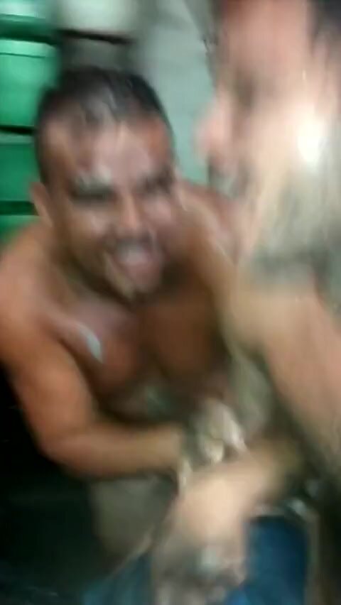 str8 mechanic taking shower togheter