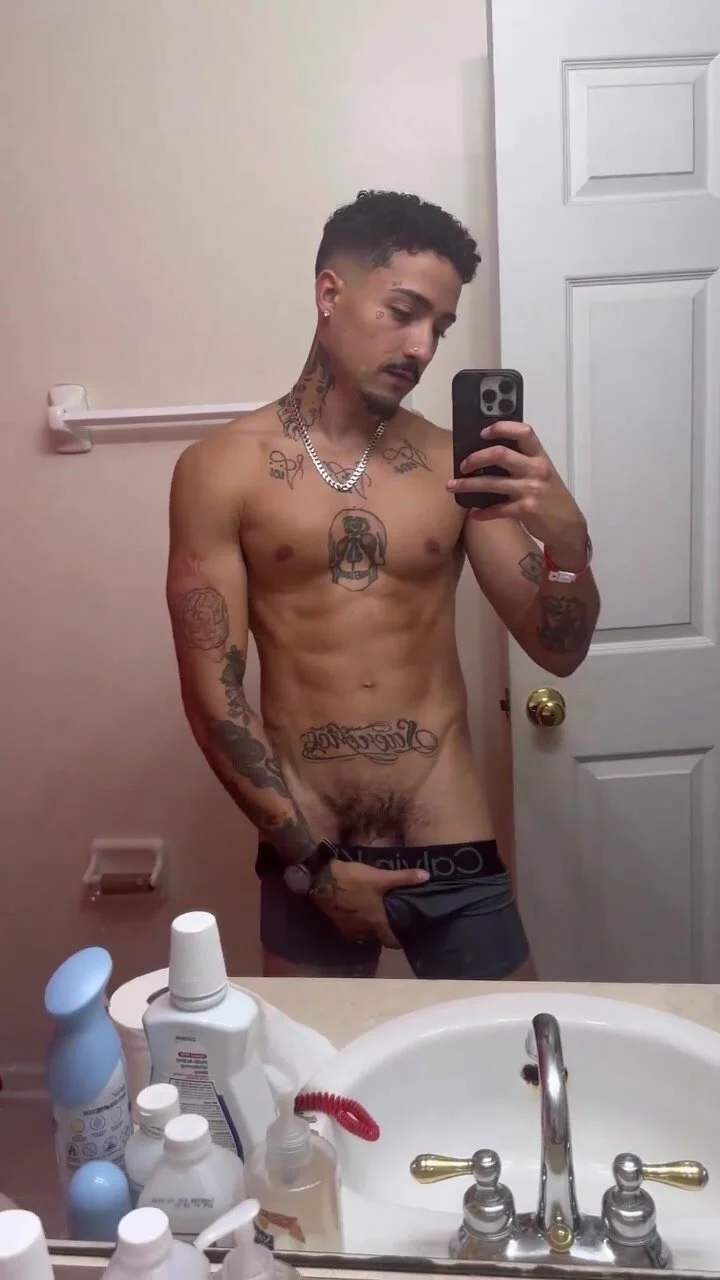 Tiktok tatted stud Drako shows why his bulge is so big - ThisVid.com