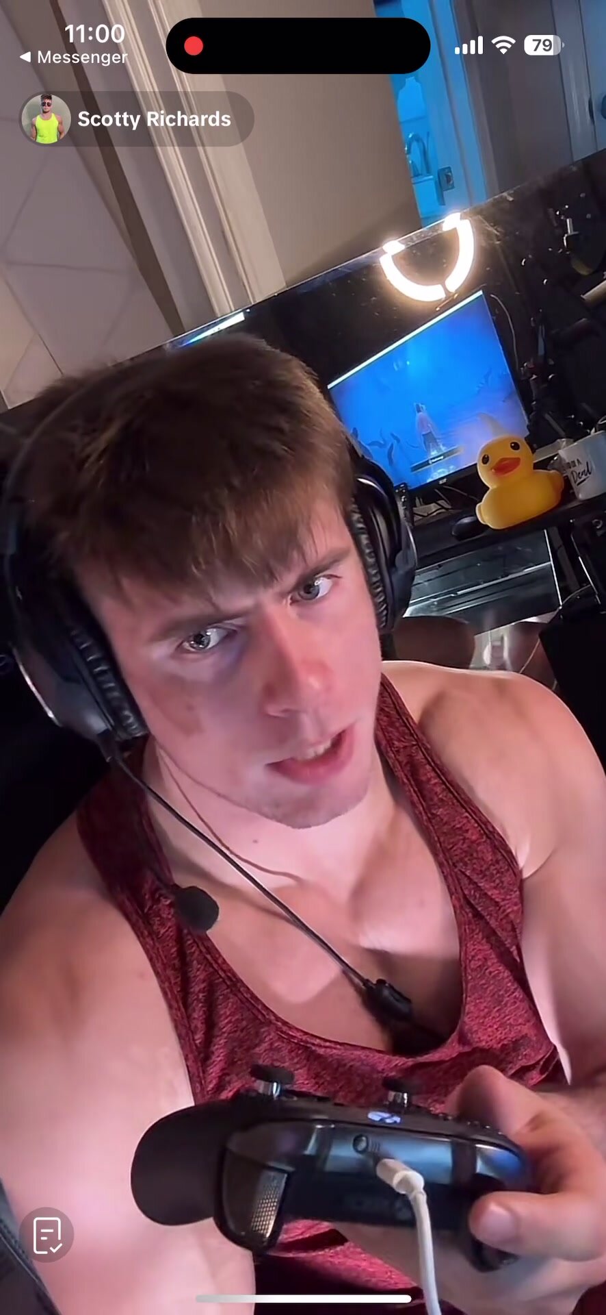 Muscle streamer jerks off on cam part 3