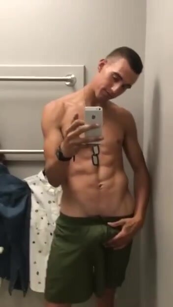 Army Bro messing around in Kohl’s dressing room
