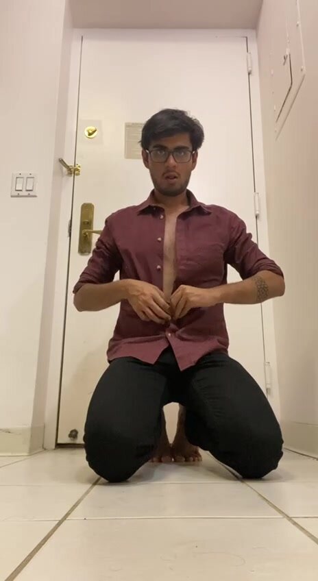 Otter faggot strips down and shows his fag hole