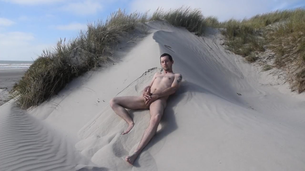 guy jerks in dune