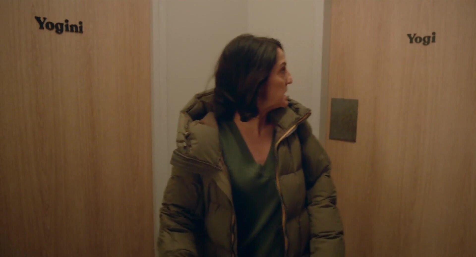 WALKS THROUGH THE WRONG DOOR - ThisVid.com