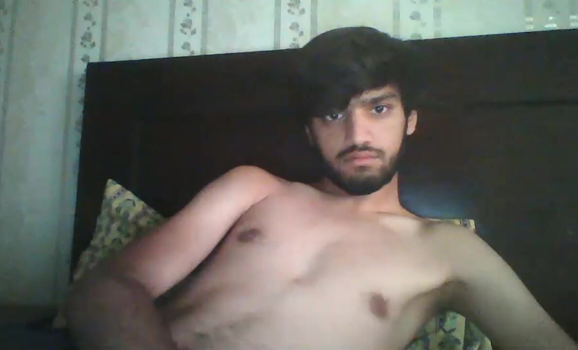 Cute pakistani twink needs to jerk off