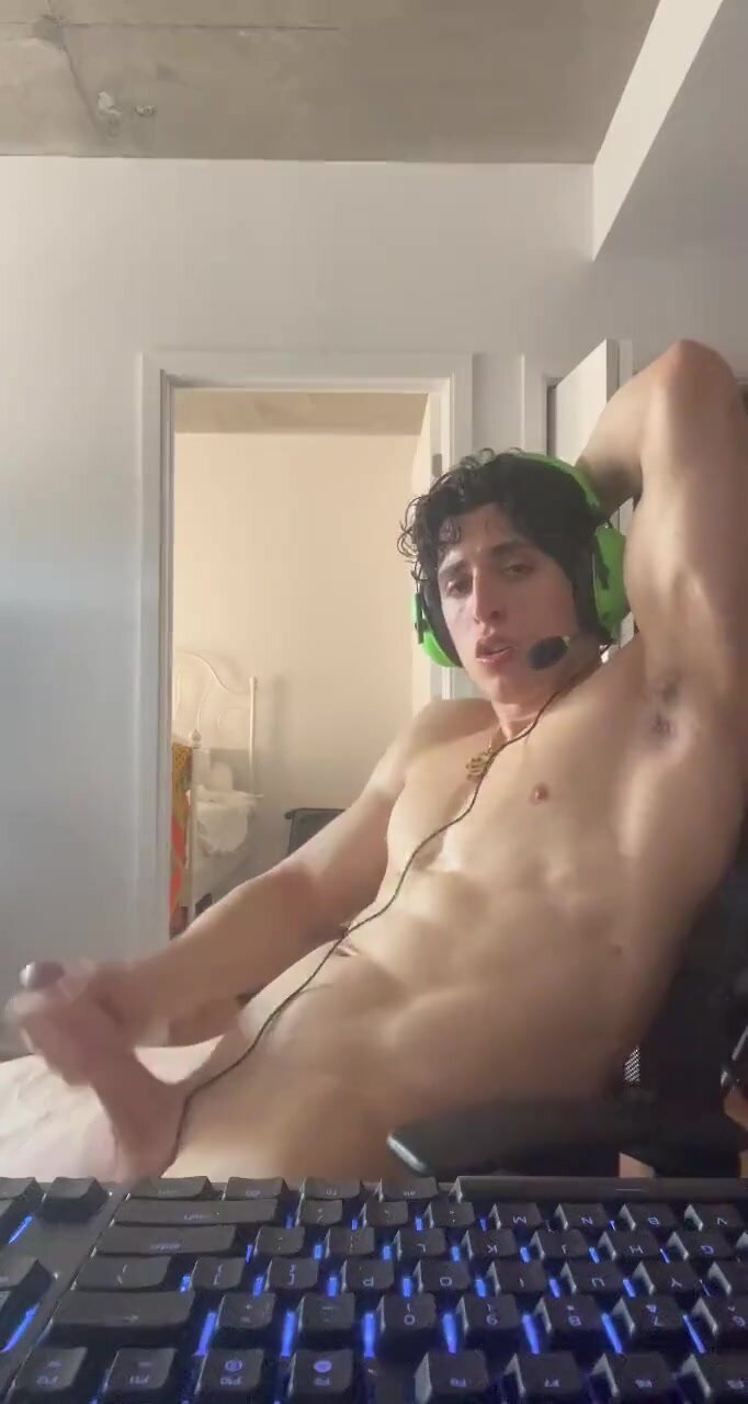 Gamer - video 12
