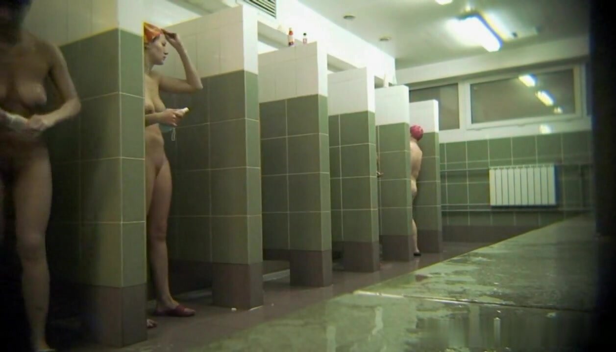 Russian Locker Room hidden cam - ThisVid.com