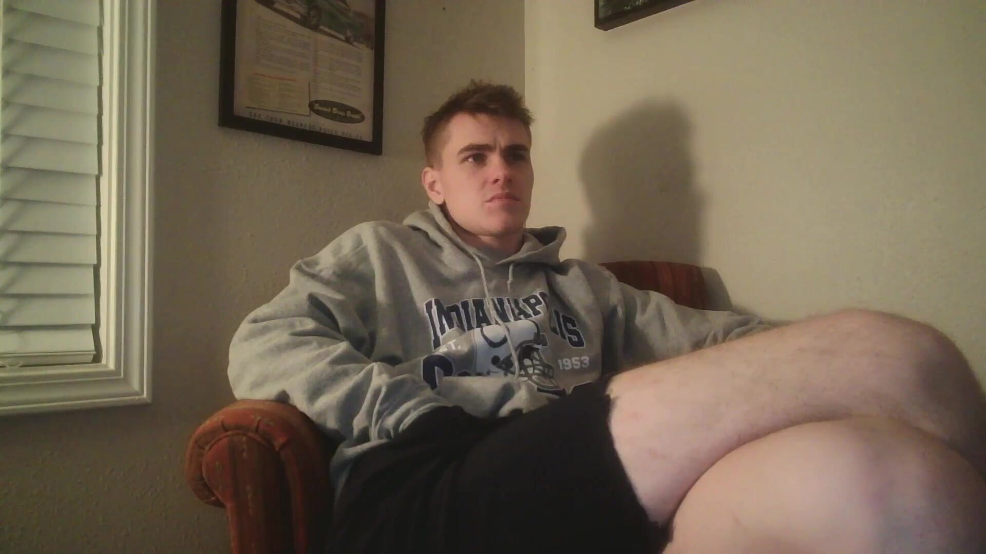 Young White Guy Shows Off His Hole