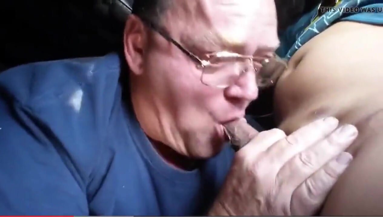 Oldman services trucker with a blowjob