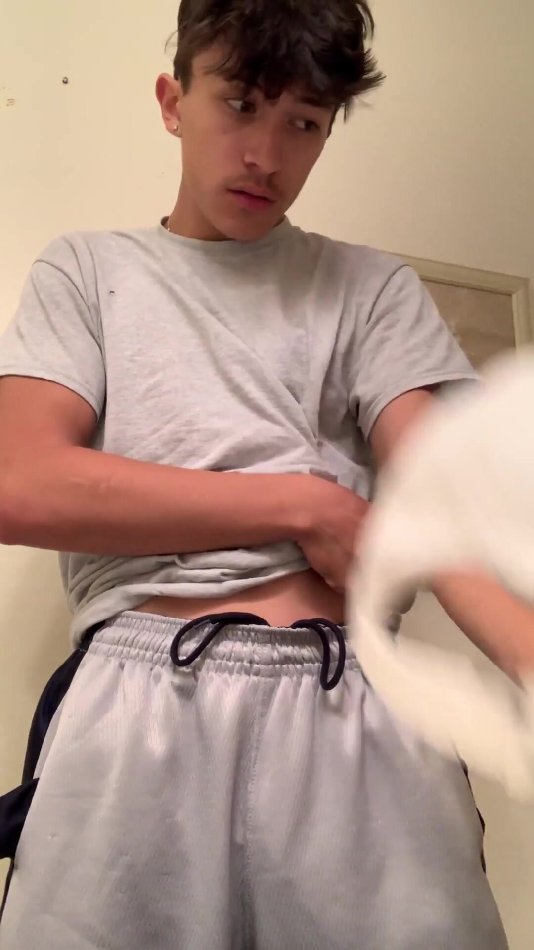 Sam daddy shows us his hairy hole