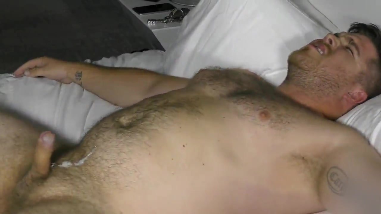 Hairy guy cums - video 11