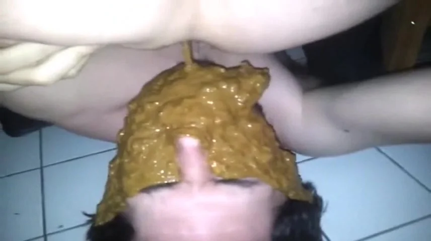 SCAT COUPLE SHITTING EXPLOSIVE DIARRHEA IN HIS ENTIRE FACE ThisVidc