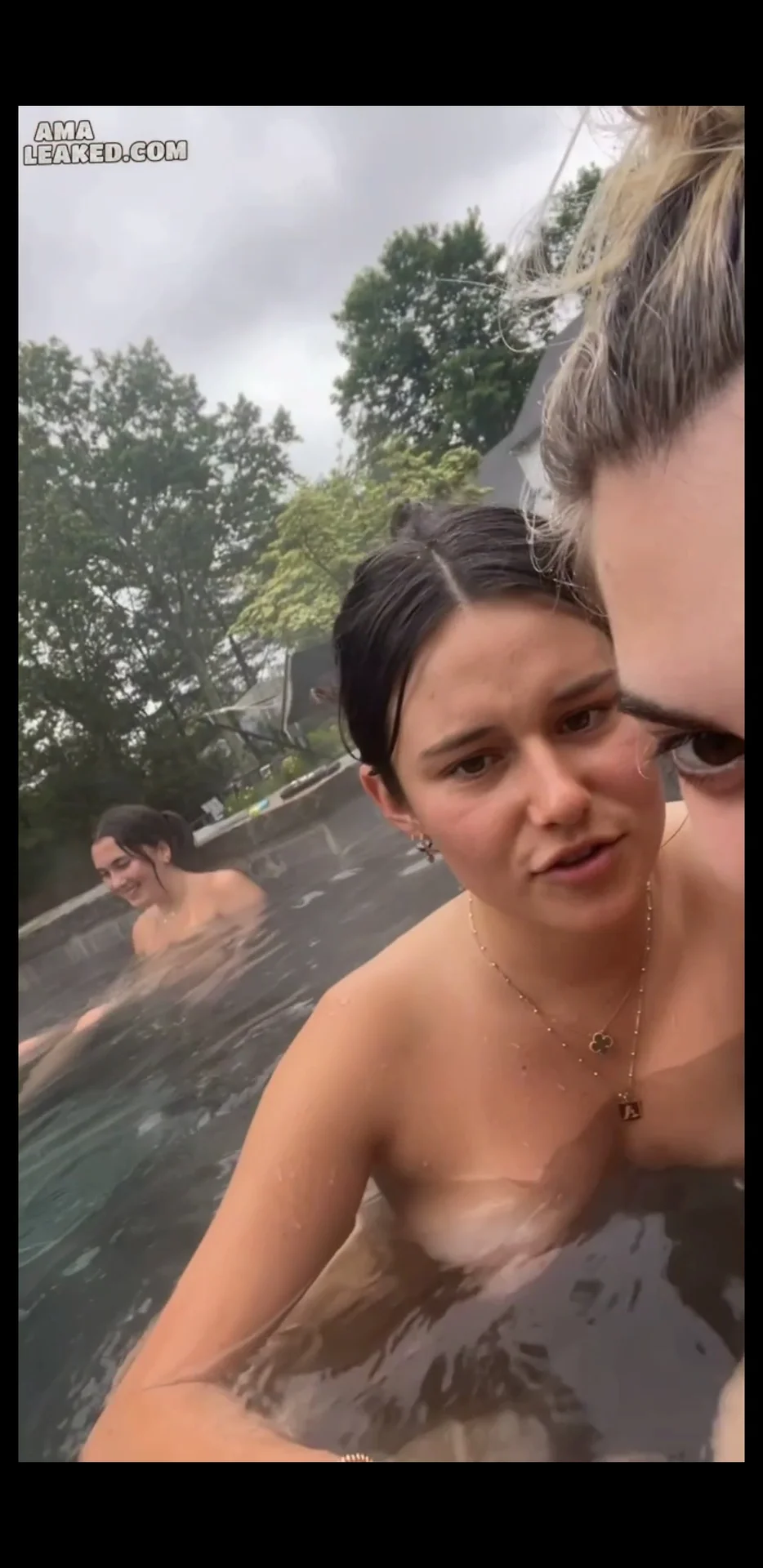 Friends skinny dipping ThisVid com 