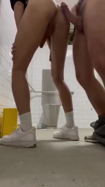 Daddy breeds 18yo in a park bathroom