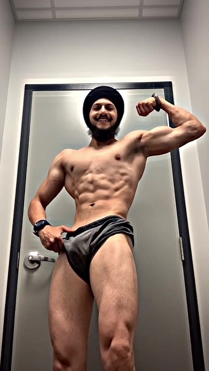 Sexy sikh gym guy