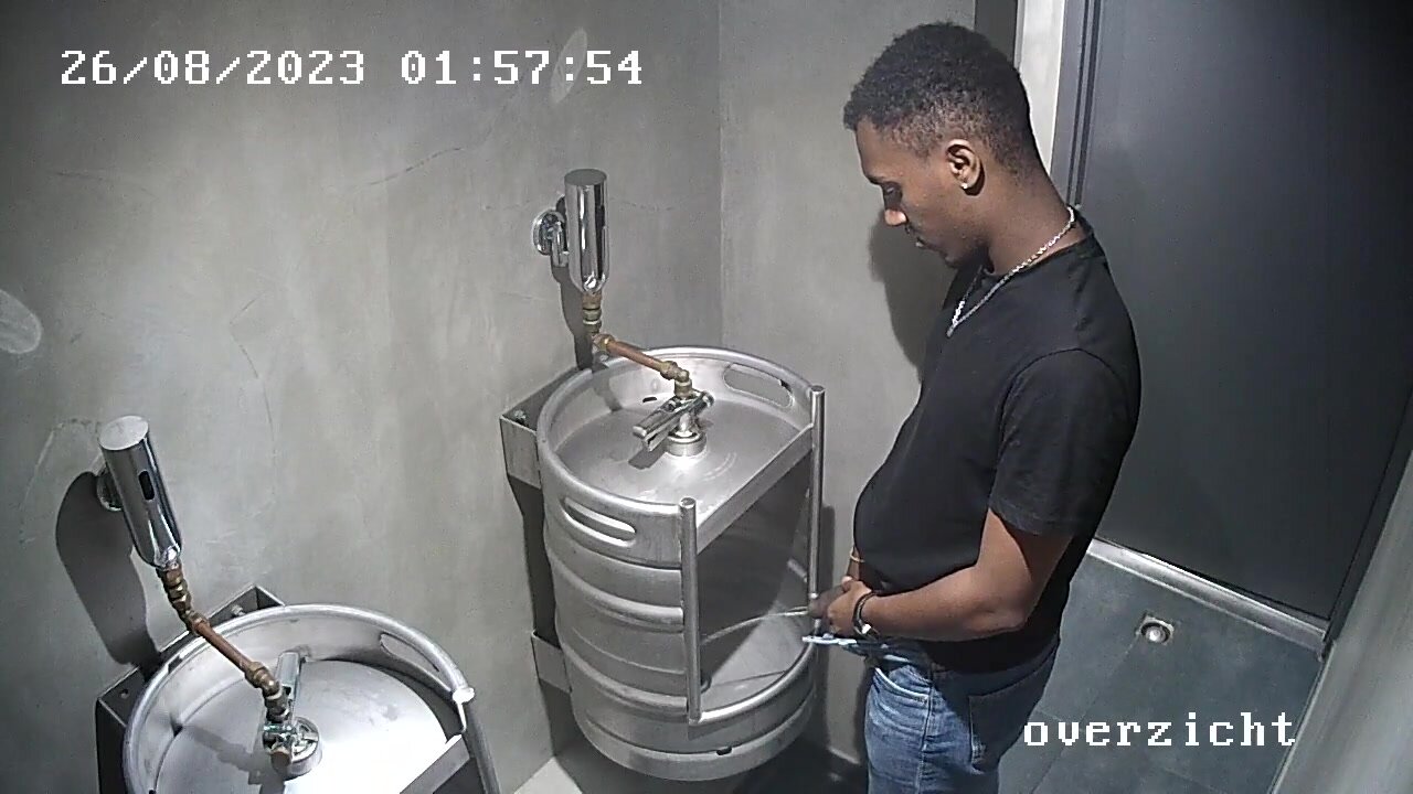 Piss spy - video 15