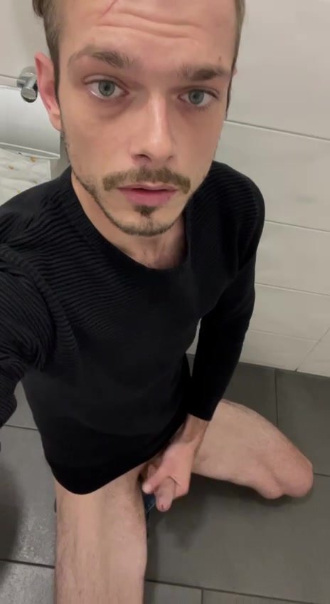 Fag Marcel Begs for exposure