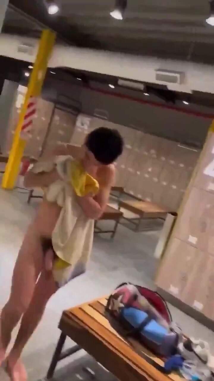 Hung sexy twink in locker