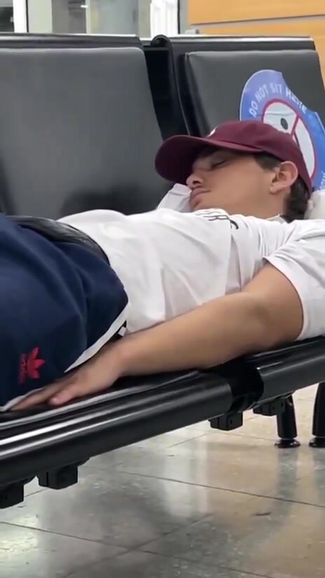 Spy bulge in Airport