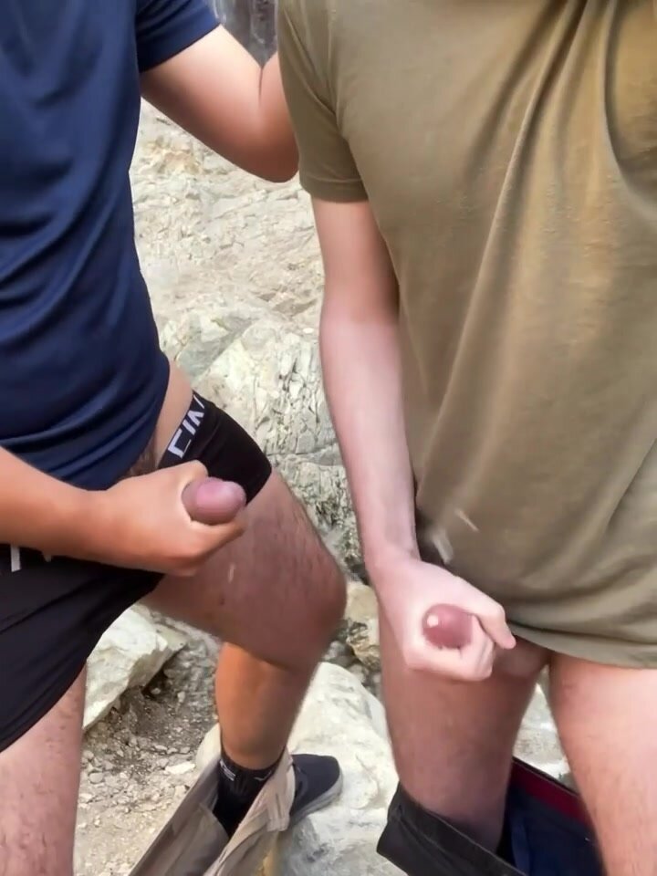Double cumshot - video 9