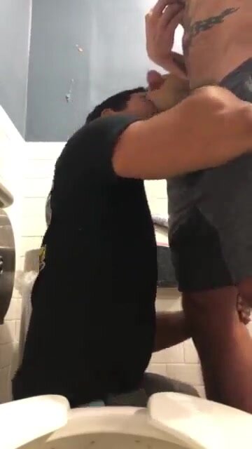 Mens Room Suck & Fuck