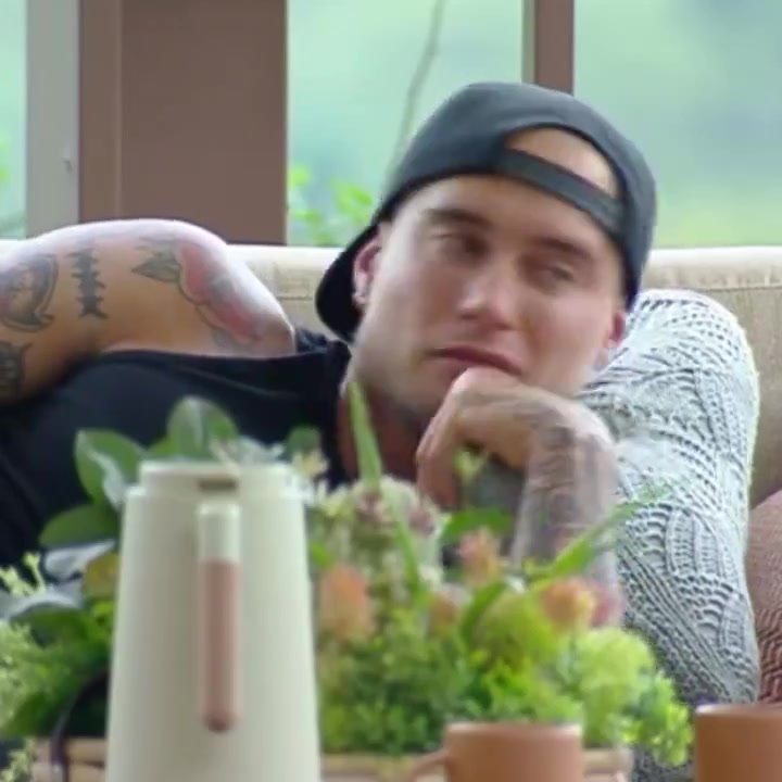 The farm - gui showing his boner