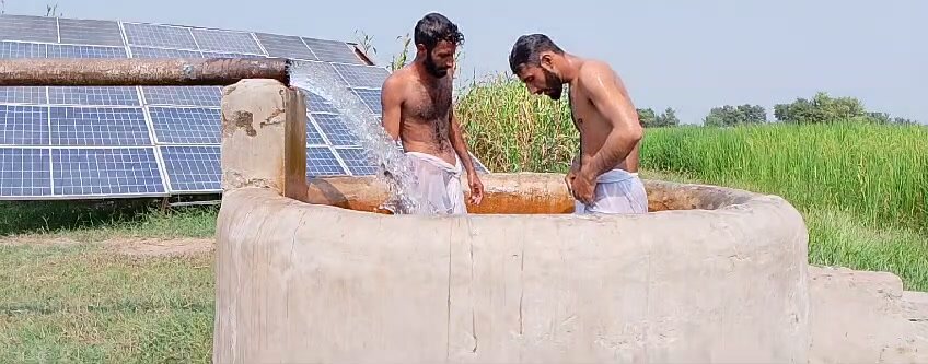 Tubewell bath - video 2