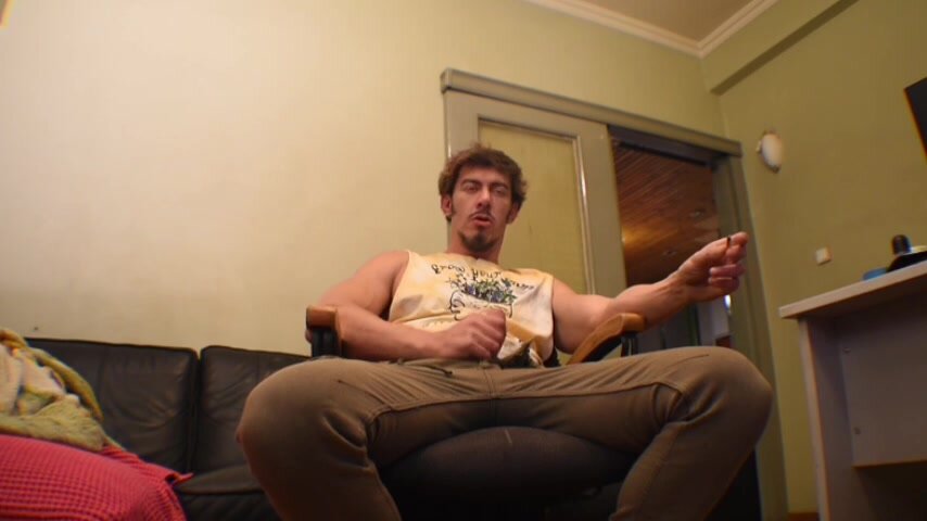 muscle daddy jerking off his big dick and cum - video 24