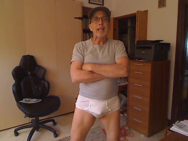 Stupid Guy Forgets Pants