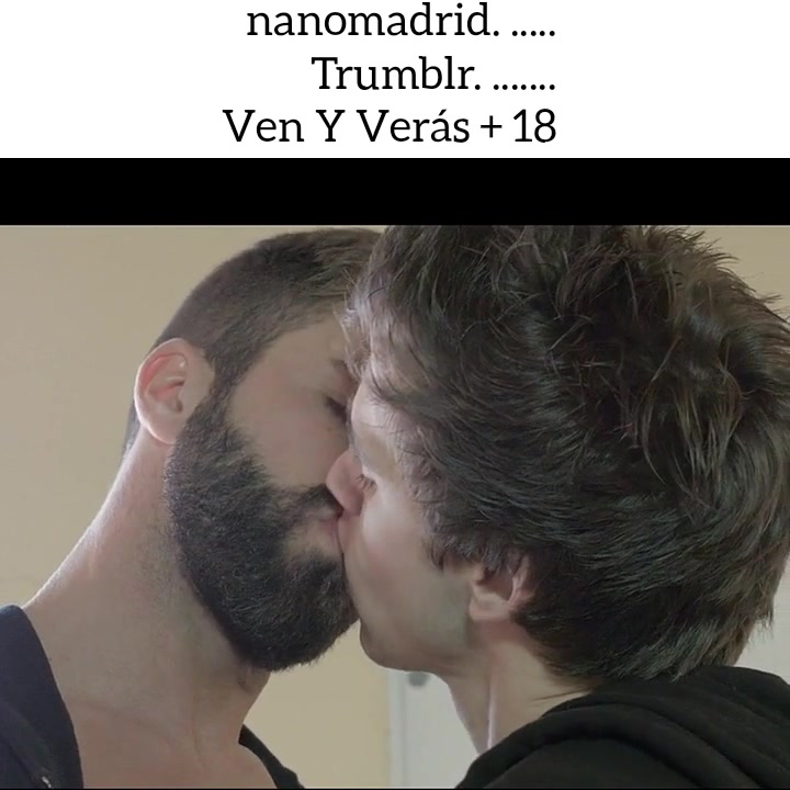 Gay Kiss - video 2