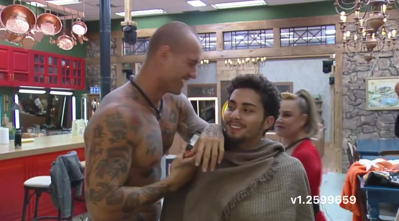 the Farm - Hair cut