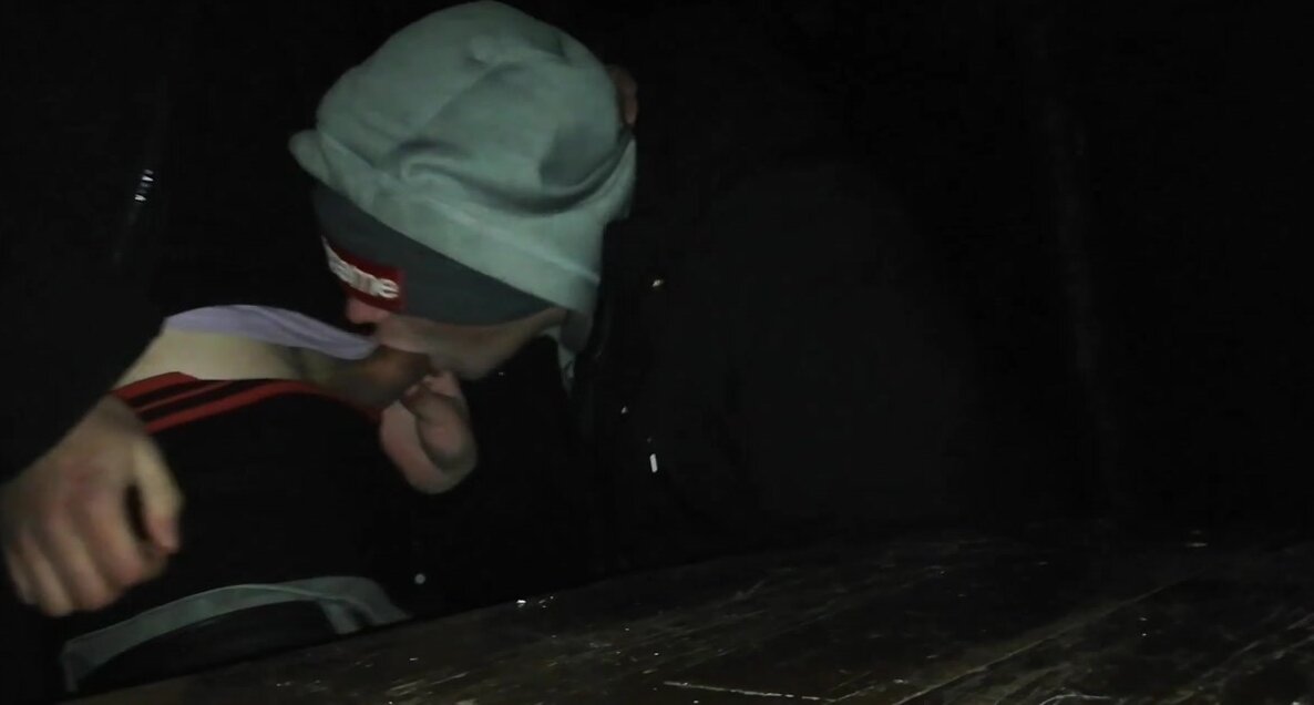 sucking outdoor