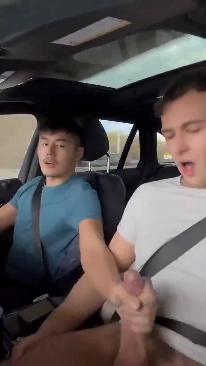 Quick Handjob in Car