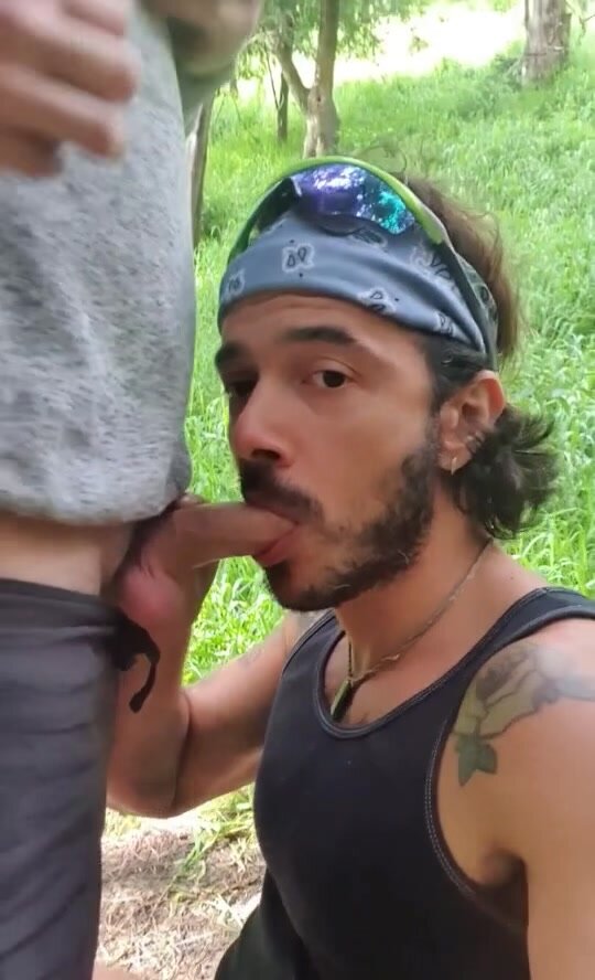 Aussie cruising in public park 1/3