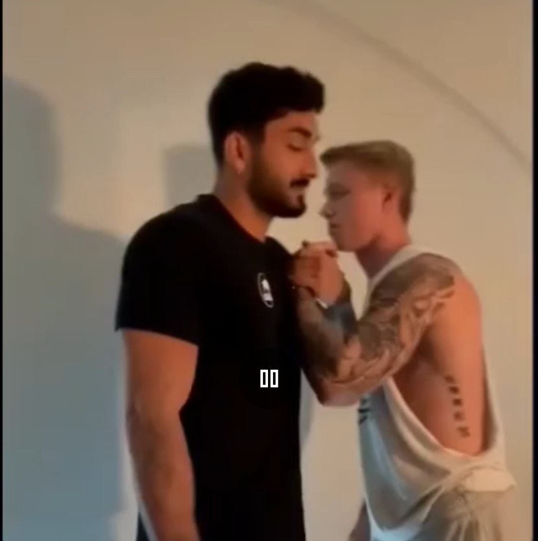 Two bicurious bros fuck and cum on each other
