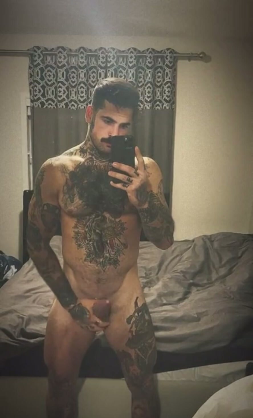 Str8 tattoo artist cums