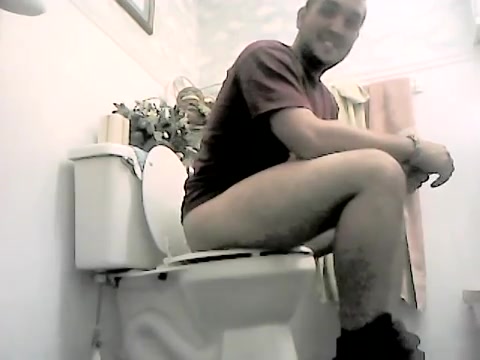Hot Guy on Toilet!