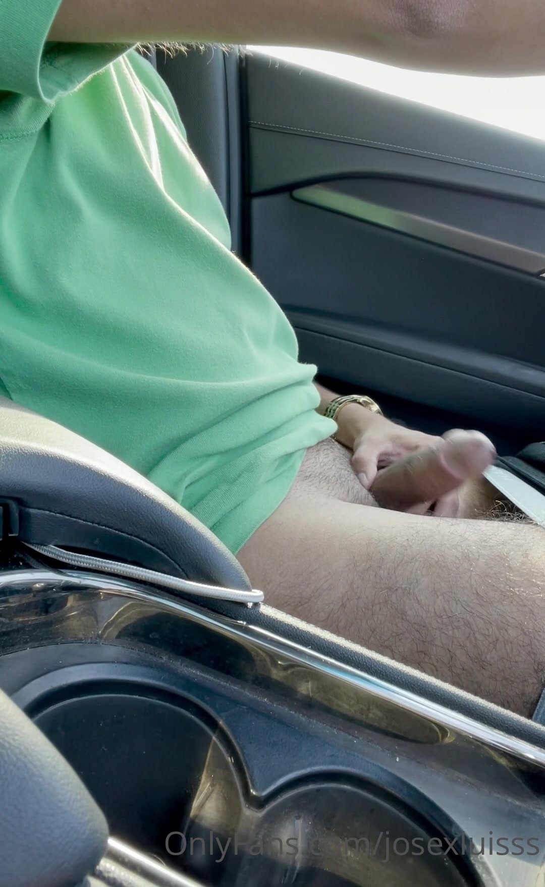 masturbating while driving your car