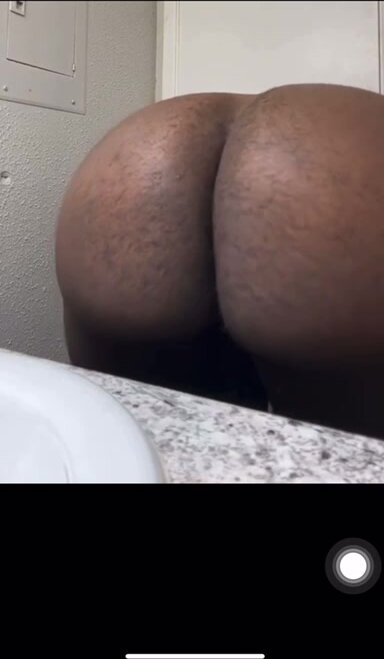Bathroom Twerk session