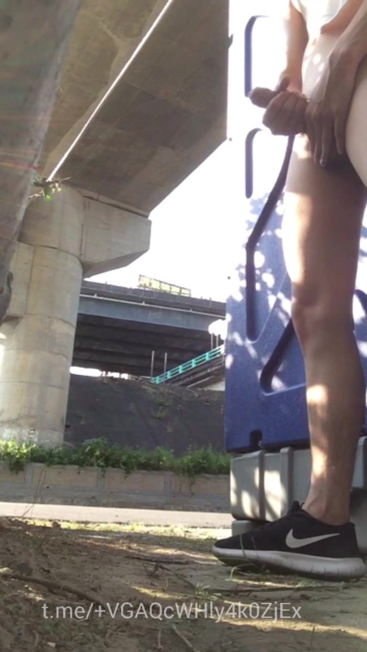 CAUGHT MAKES HIM CUM ☾