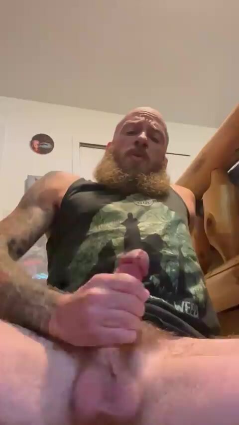 Bearded bater up close cum 2