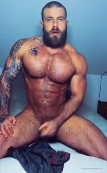 hot tattooed bearded guy jerks off