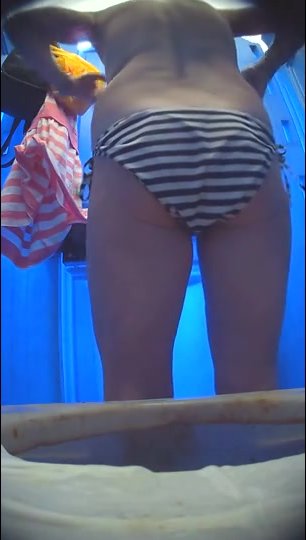 WC voyeur - video 31 - ThisVid.com