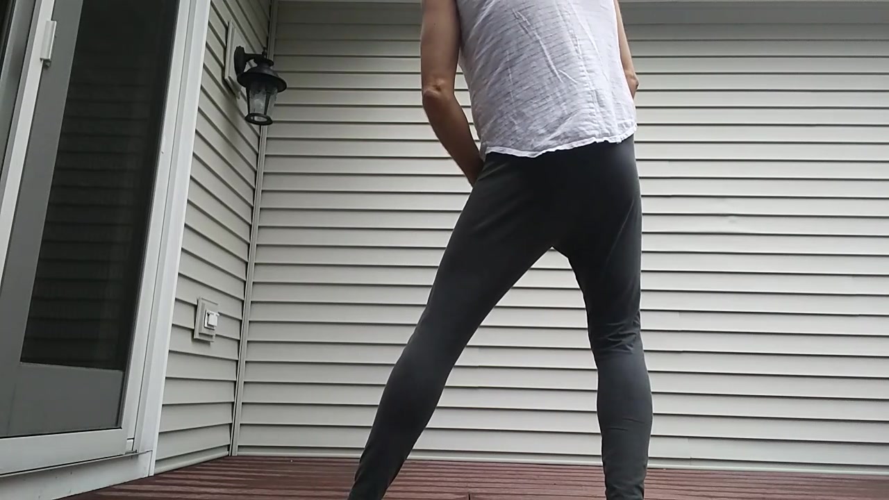 Make up, boobs and pissing in wife's yoga pants