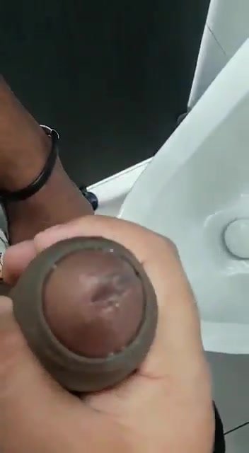 Cums on toilet